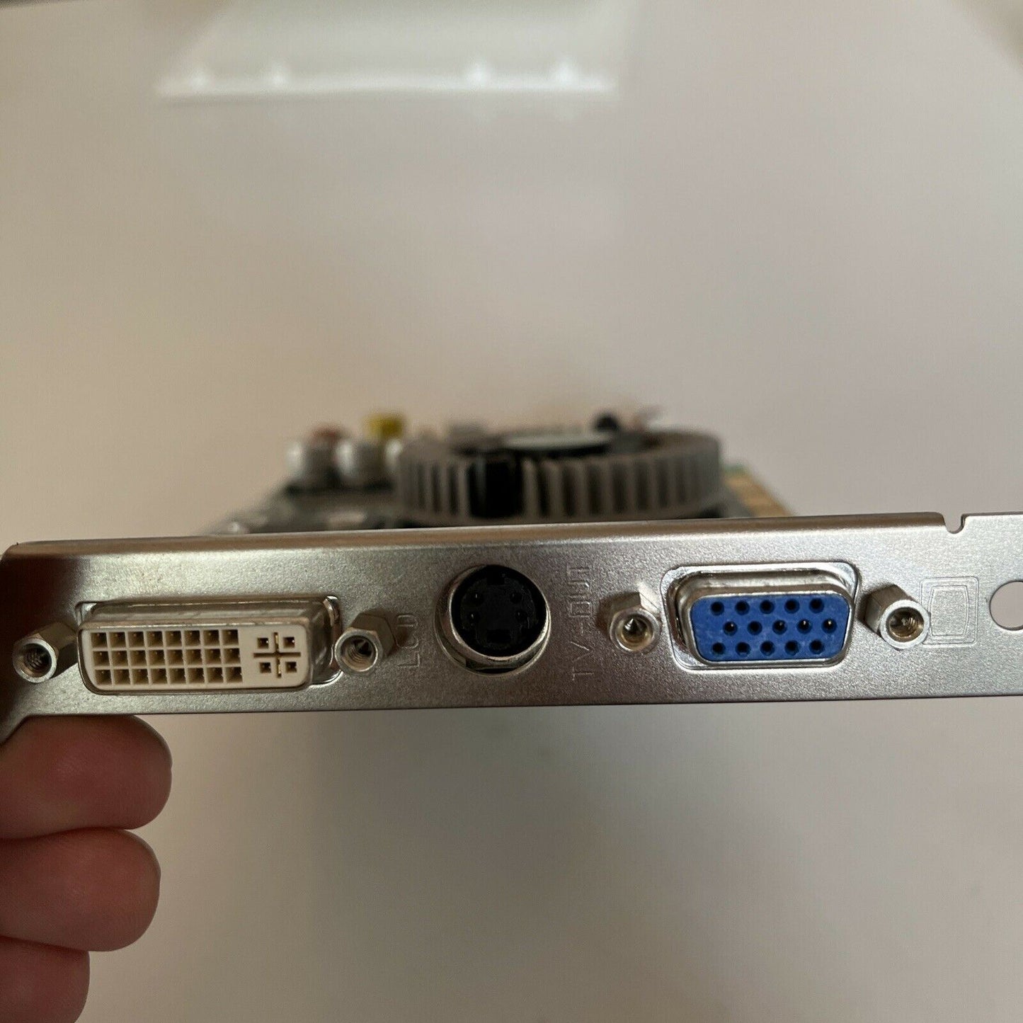 Asus nVidia Geforce FX5200 256MB AGP VGA DVI Graphics Card V9520/TD/256M