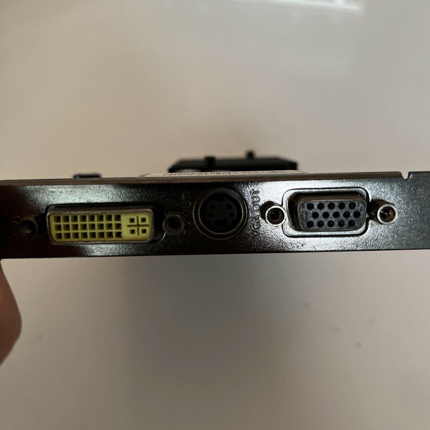 XFX NVIDIA GeForce FX 5200 (PVT34KNAHG) 128 MB DDR SDRAM AGP 4x/8x Graphics