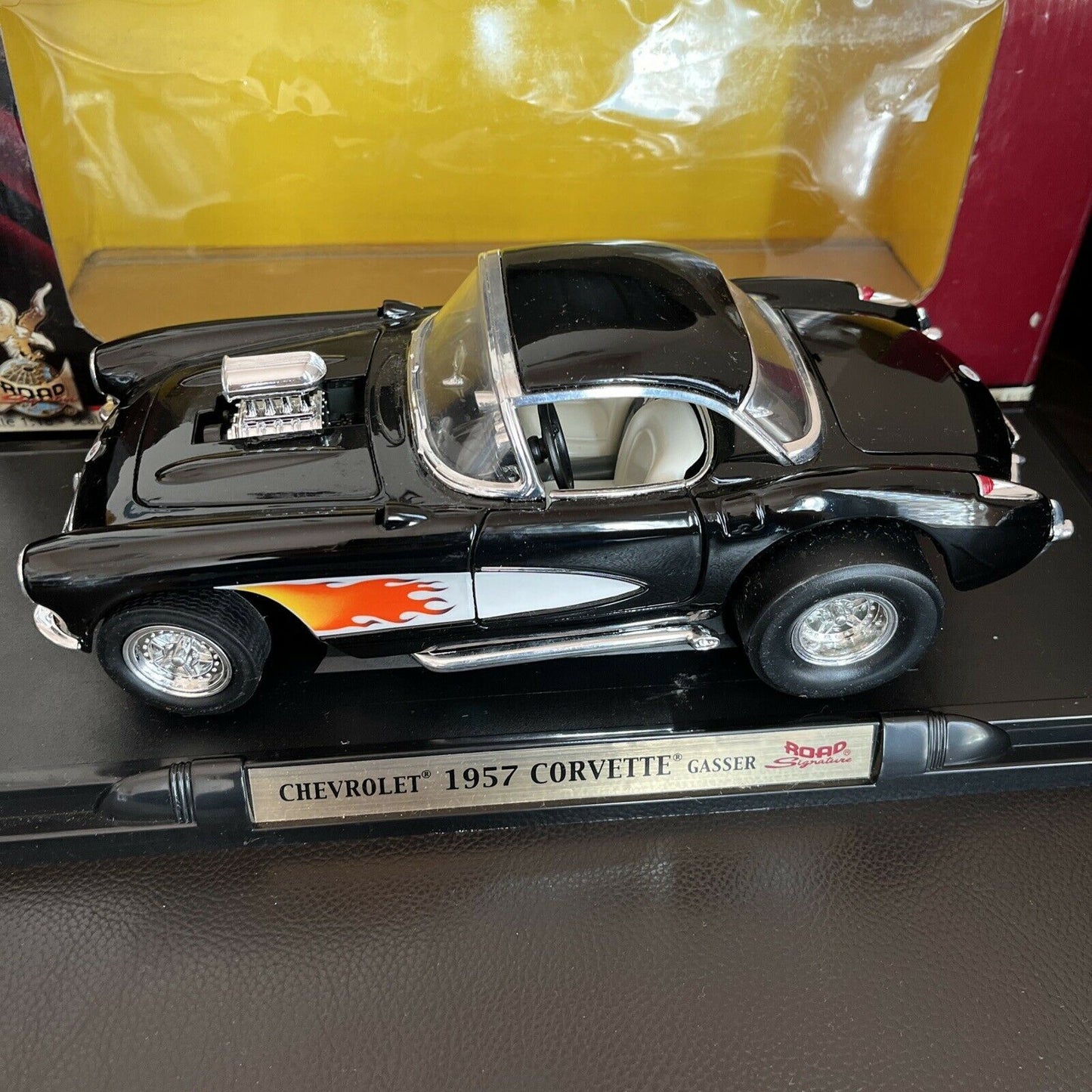 Road Signature 1957 Chevrolet Corvette Gasser Die Cast Metal 1:18 Deluxe Edition