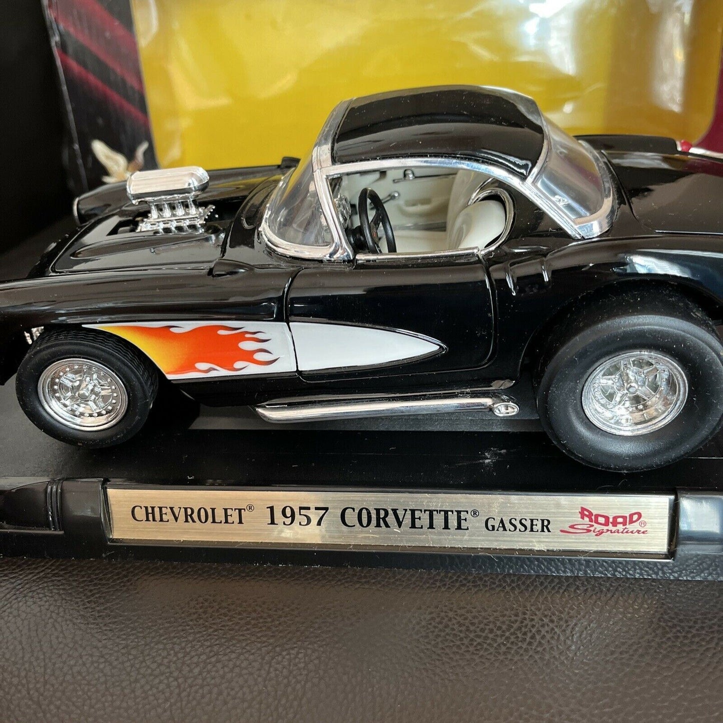 Road Signature 1957 Chevrolet Corvette Gasser Die Cast Metal 1:18 Deluxe Edition