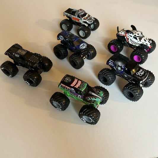 6x Hot Wheels Monster Jam Trucks - Grave Digger, Maxo, Zombie, Monster Mutt