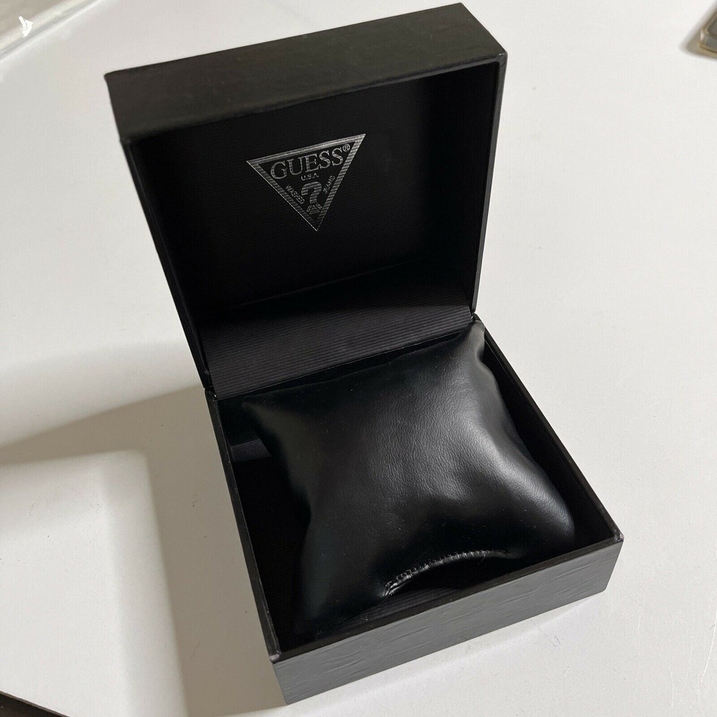 Guess Watch Case Box 10 x 11 cm