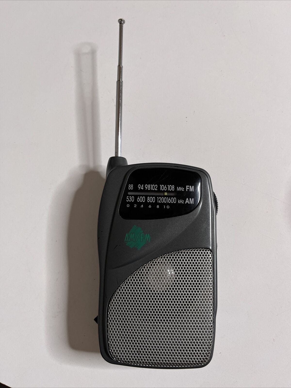 Audiosonic Portable AM/FM Radio with Speaker (Missing Battery Lid)