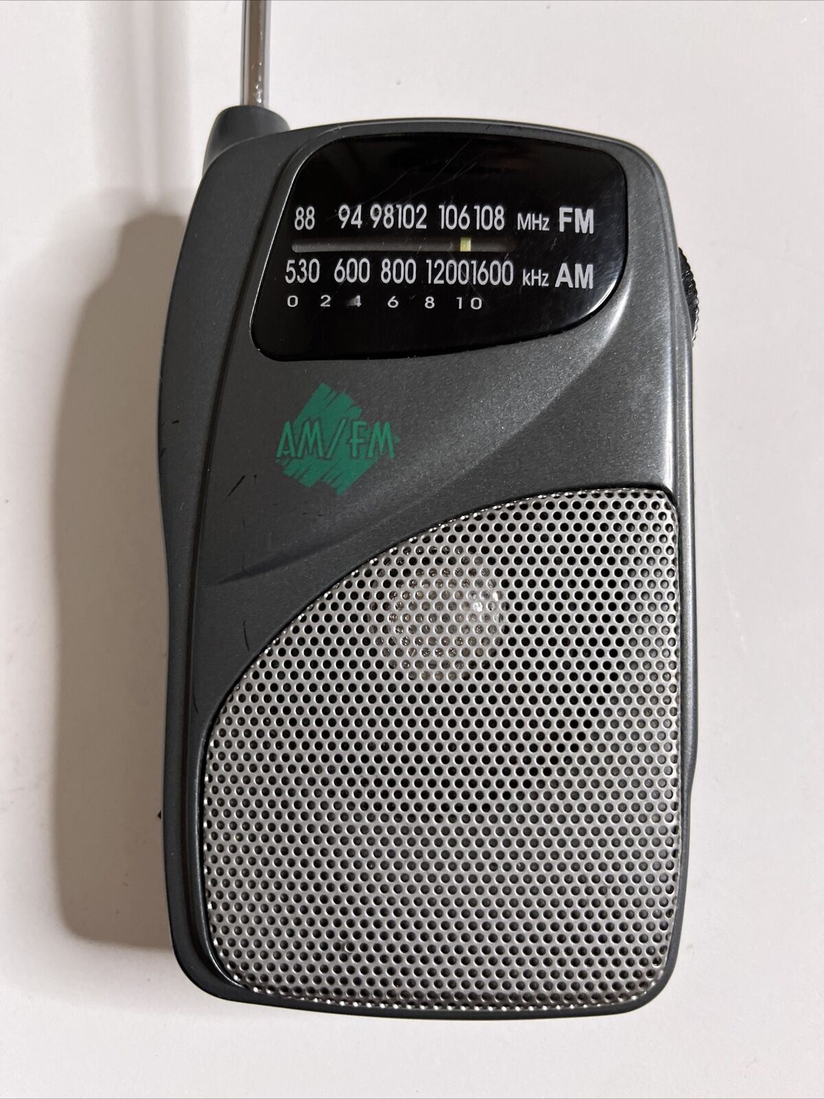 Audiosonic Portable AM/FM Radio with Speaker (Missing Battery Lid)