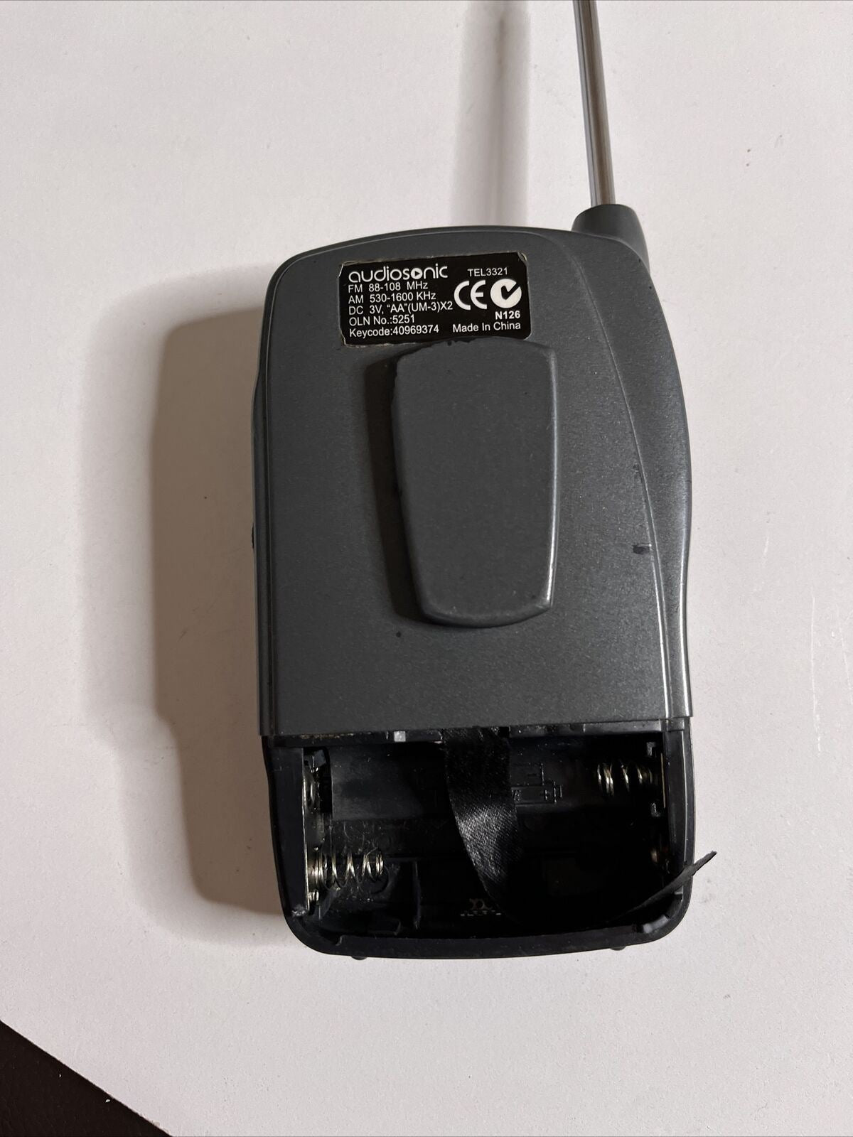 Audiosonic Portable AM/FM Radio with Speaker (Missing Battery Lid)