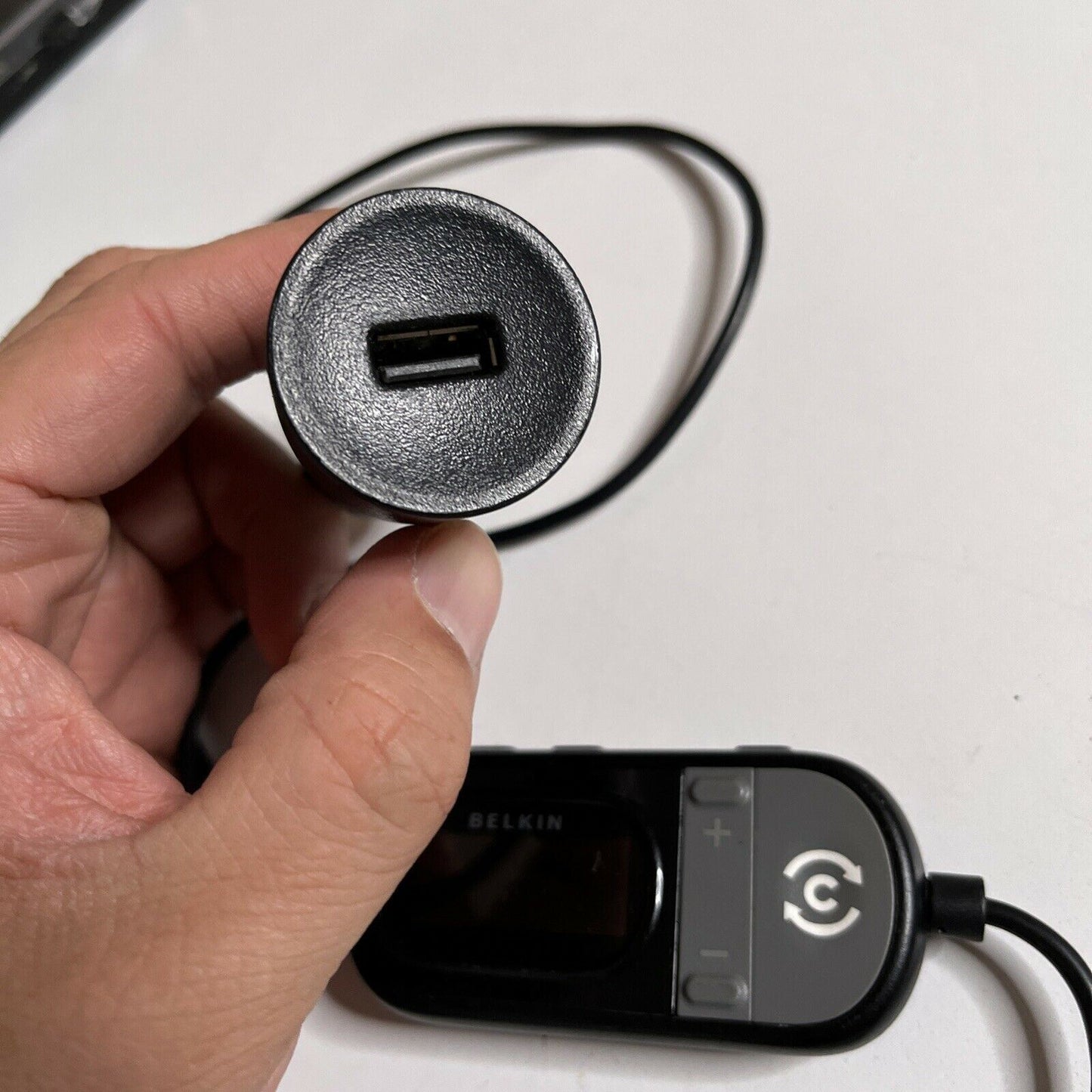 Belkin F8Z439 TuneCast Auto Universal FM Transmitter + USB Cigarette Charger