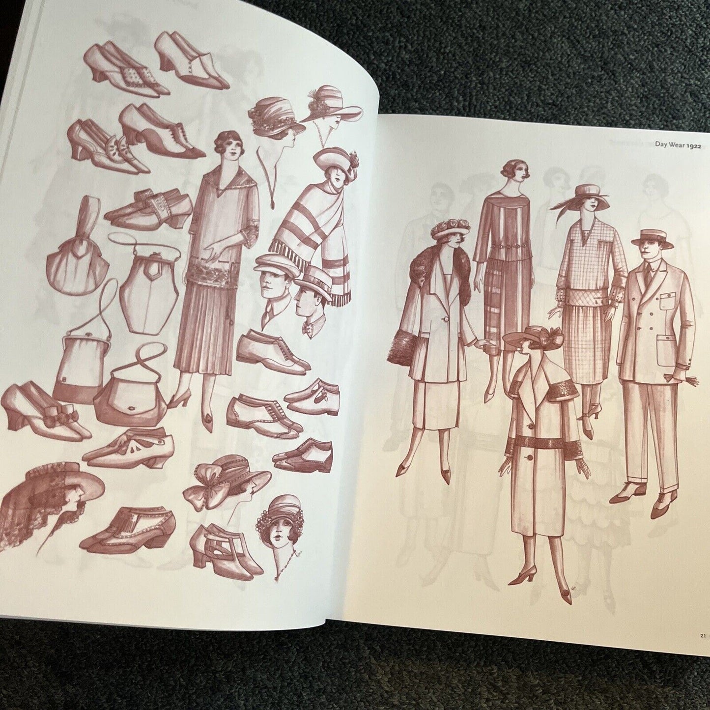 The Complete Fashion Sourcebook: 2,000 Illustrations by John Peacock Hardcover