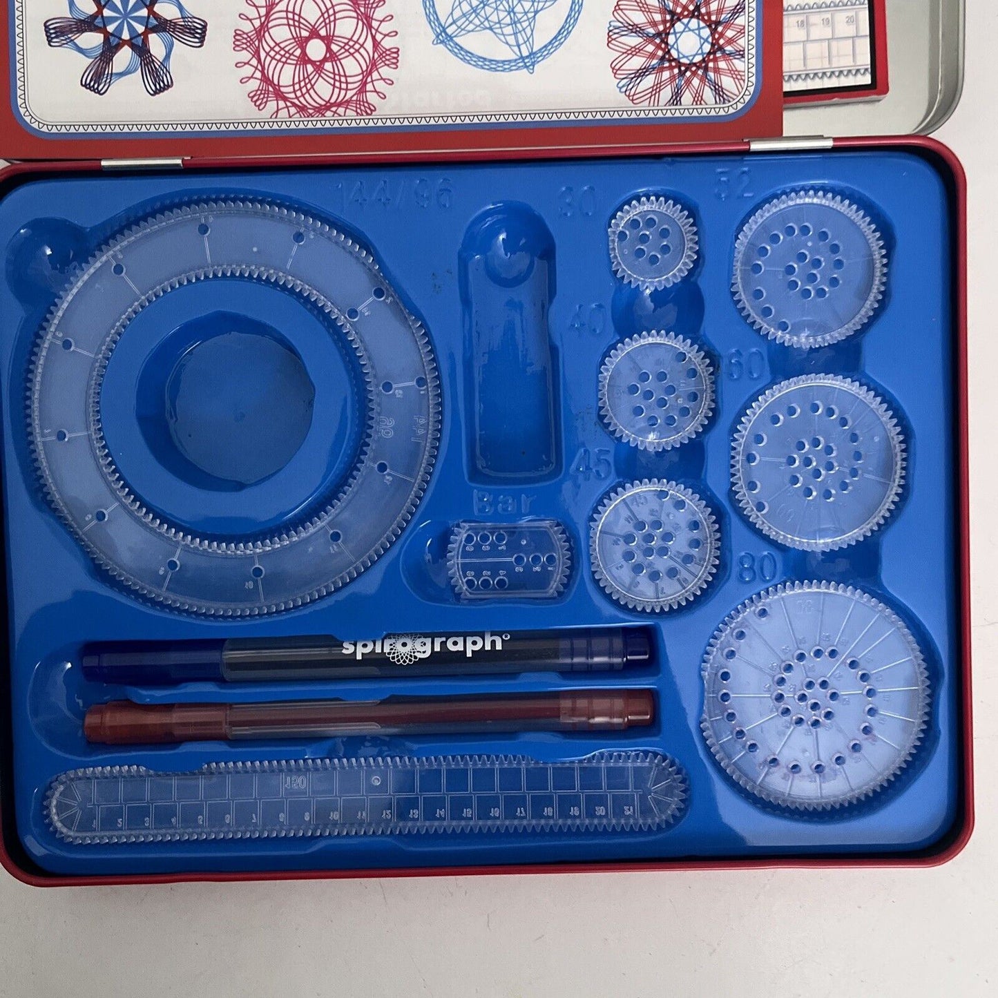Kahootz 01002 Spirograph Design Tin Set *Missing Spiro-putty