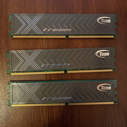 3x Xtreem Dark DDRII 800 1GB RAM