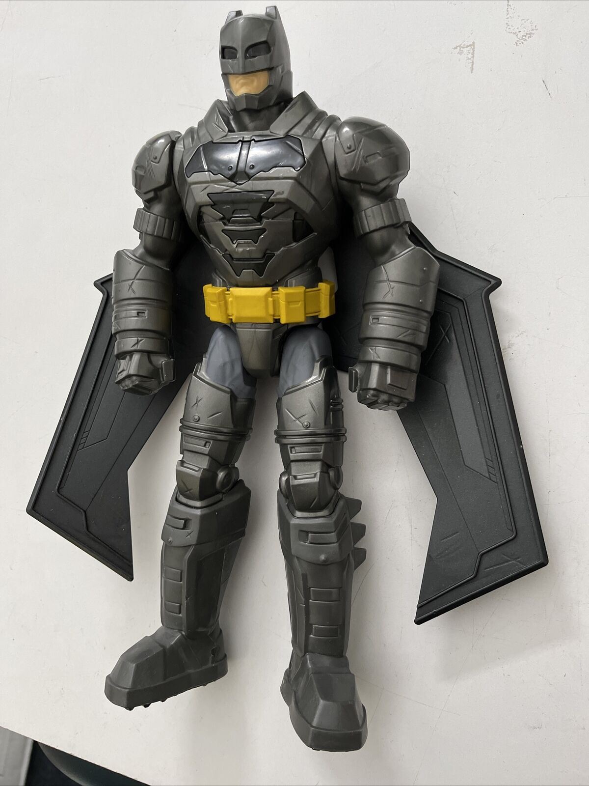 Mattel Batman v Superman: Dawn of Justice Electro-Armor Batman 12" Figure