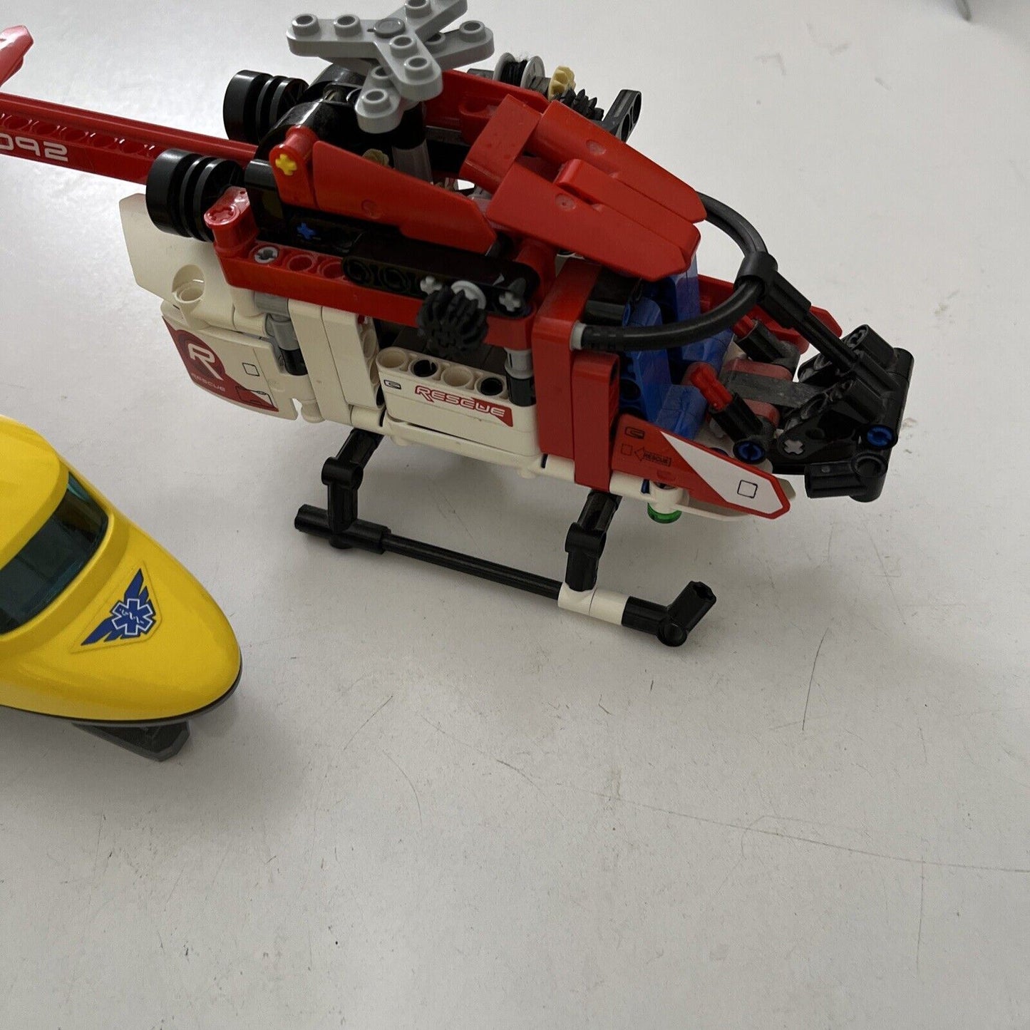 LEGO Technic Rescue Helicopter & Ambulance Set (42092) Incomplete