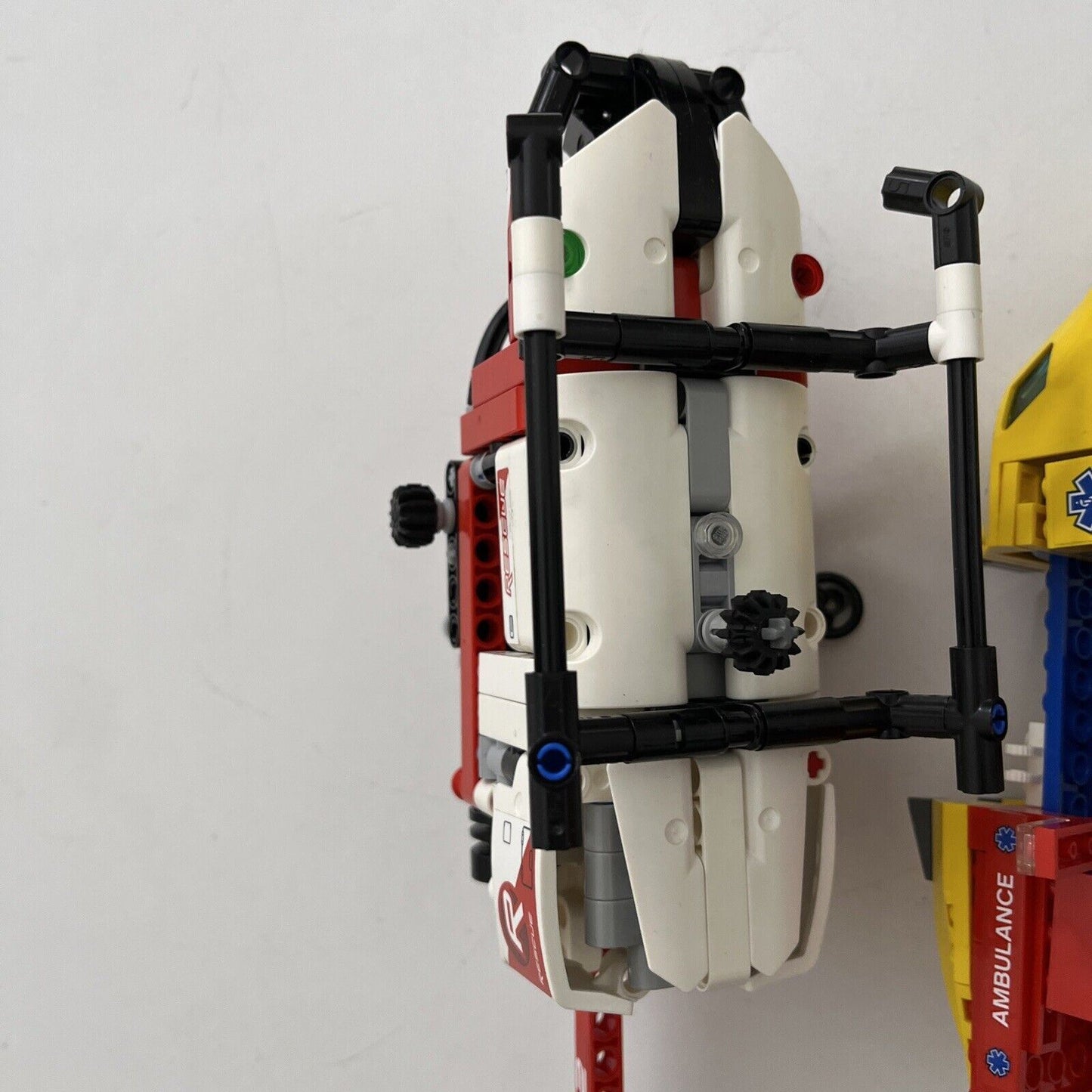 LEGO Technic Rescue Helicopter & Ambulance Set (42092) Incomplete