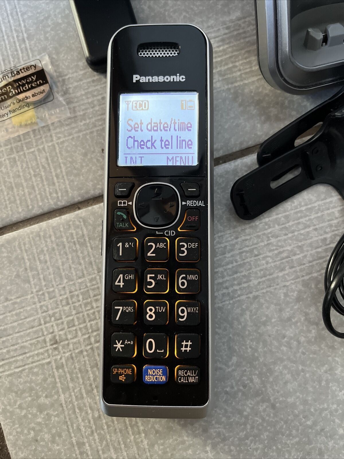 Panasonic KXTG7892 Cordless Phone Answering Machine with 2 Handsets