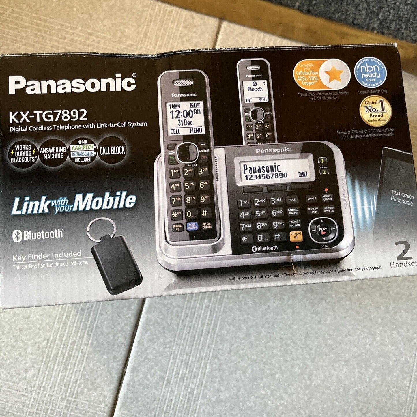 Panasonic KXTG7892 Cordless Phone Answering Machine with 2 Handsets