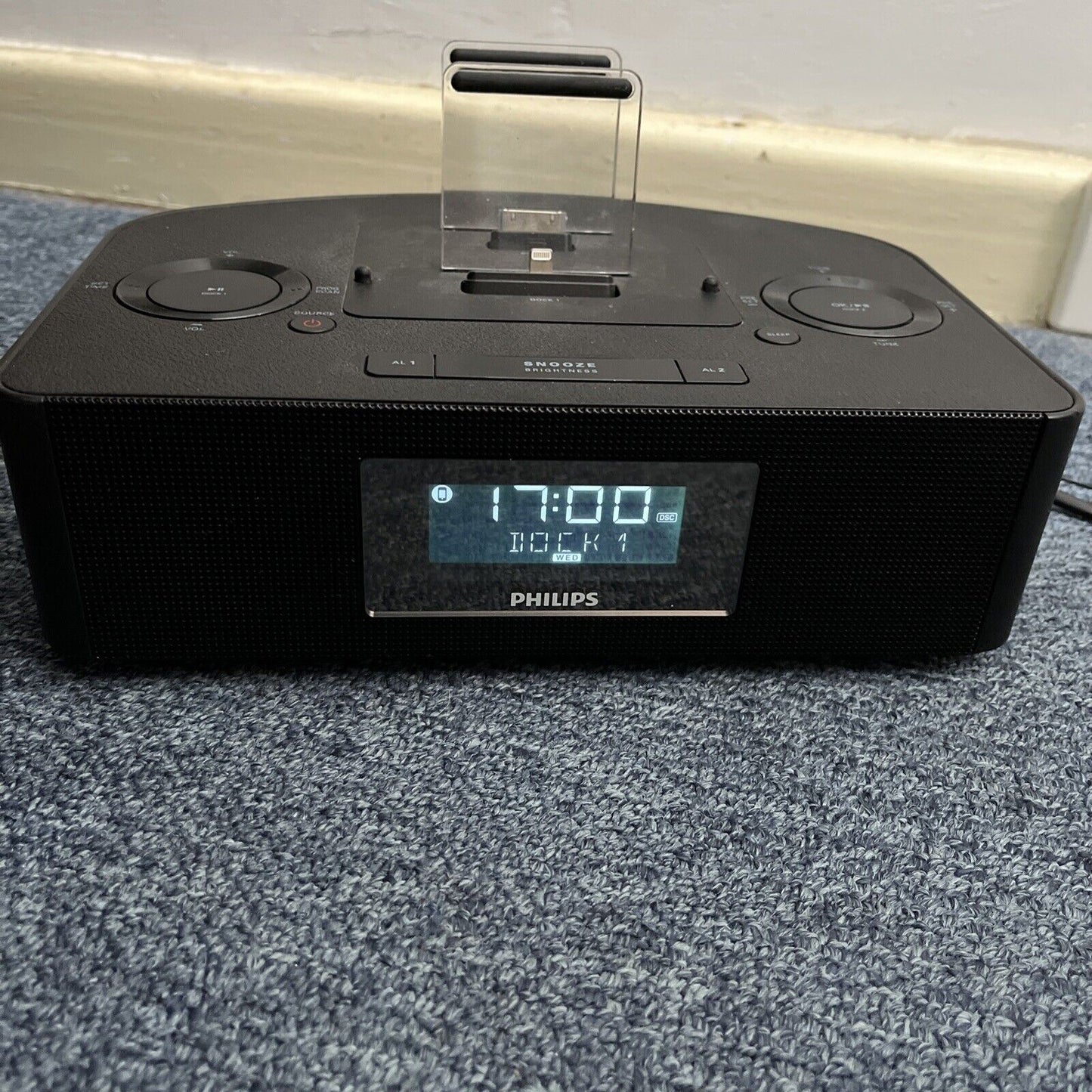 Philips AJ7260D/79 Audio Dual Dock Speaker Dock Alarm Clock Radio