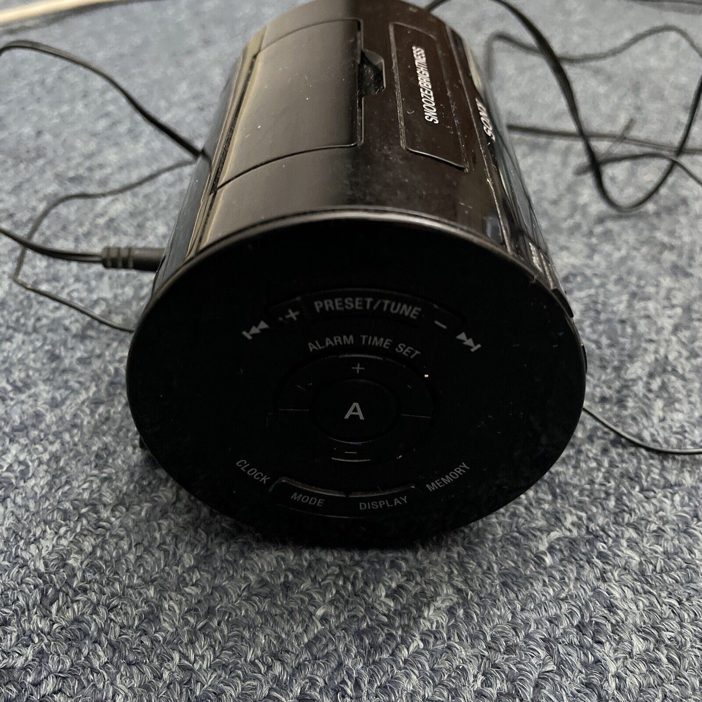 Sony ICF-C11iP Alarm Clock AM/FM Radio Lightning Dock Speaker Snooze Function