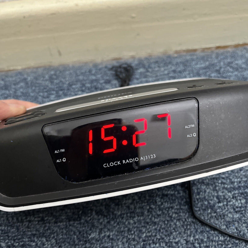 Philips AJ3123/70 Alarm Clock FM Radio with Snooze Function Retro Unit