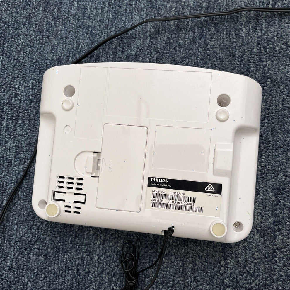 Philips AJ3123/70 Alarm Clock FM Radio with Snooze Function Retro Unit