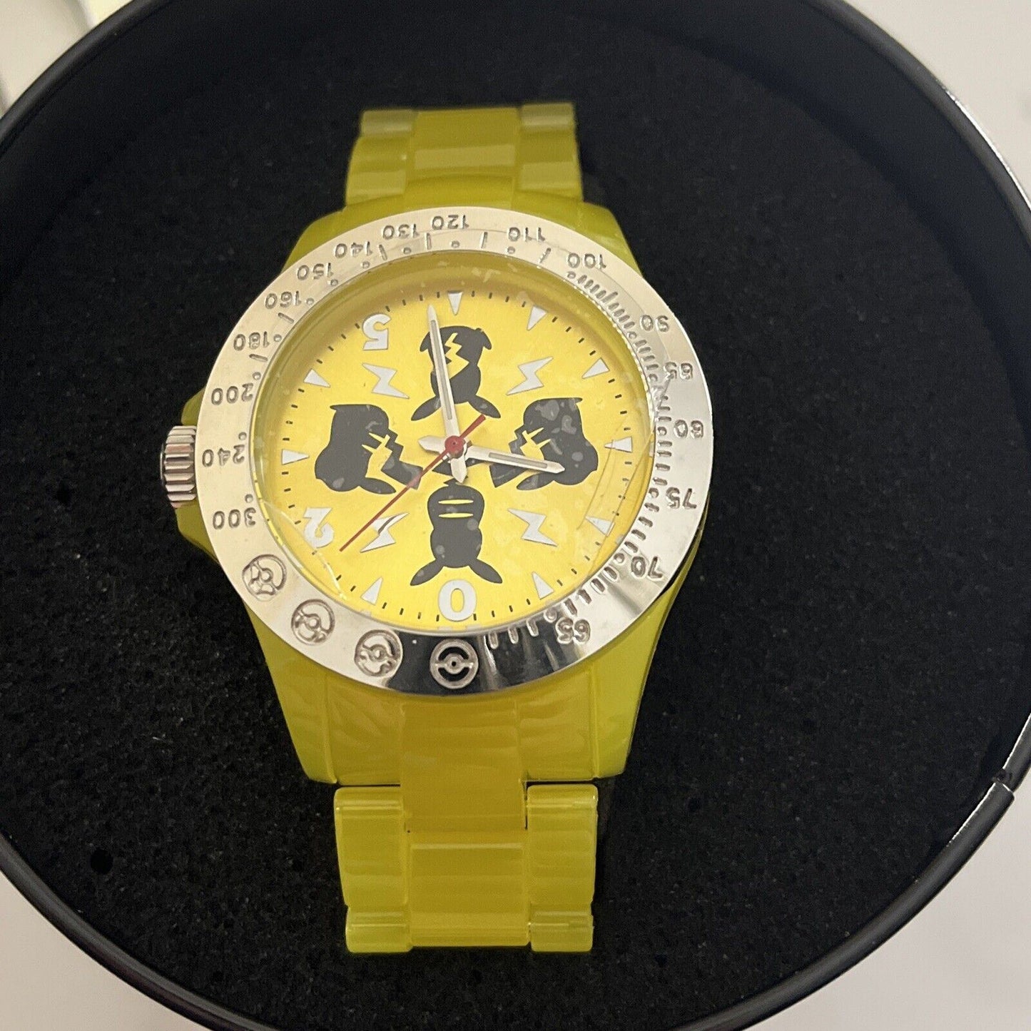 Genuine Official Pokemon Pikachu Yellow Watch NEW