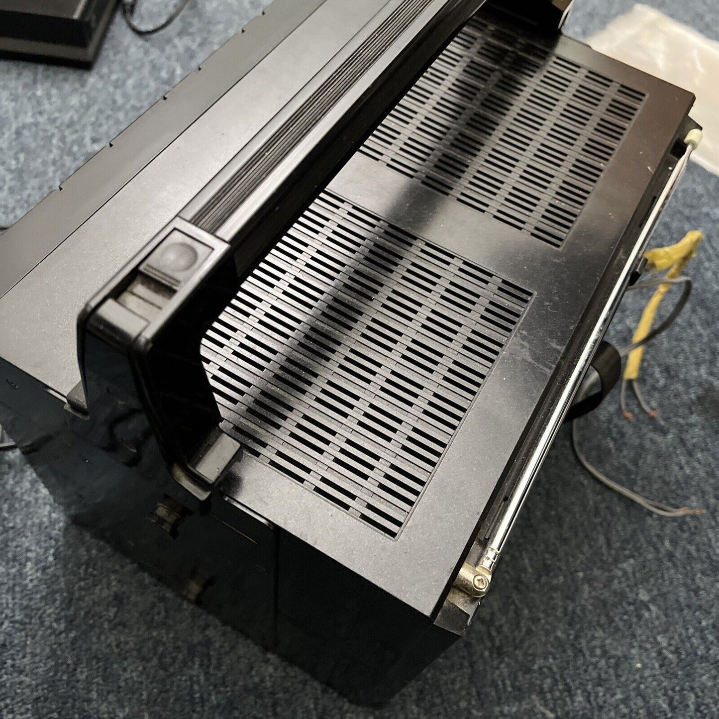 Toshiba SX700 FM/MW/SW Stereo Radio Cassette Recorder *For Parts Repair no sound