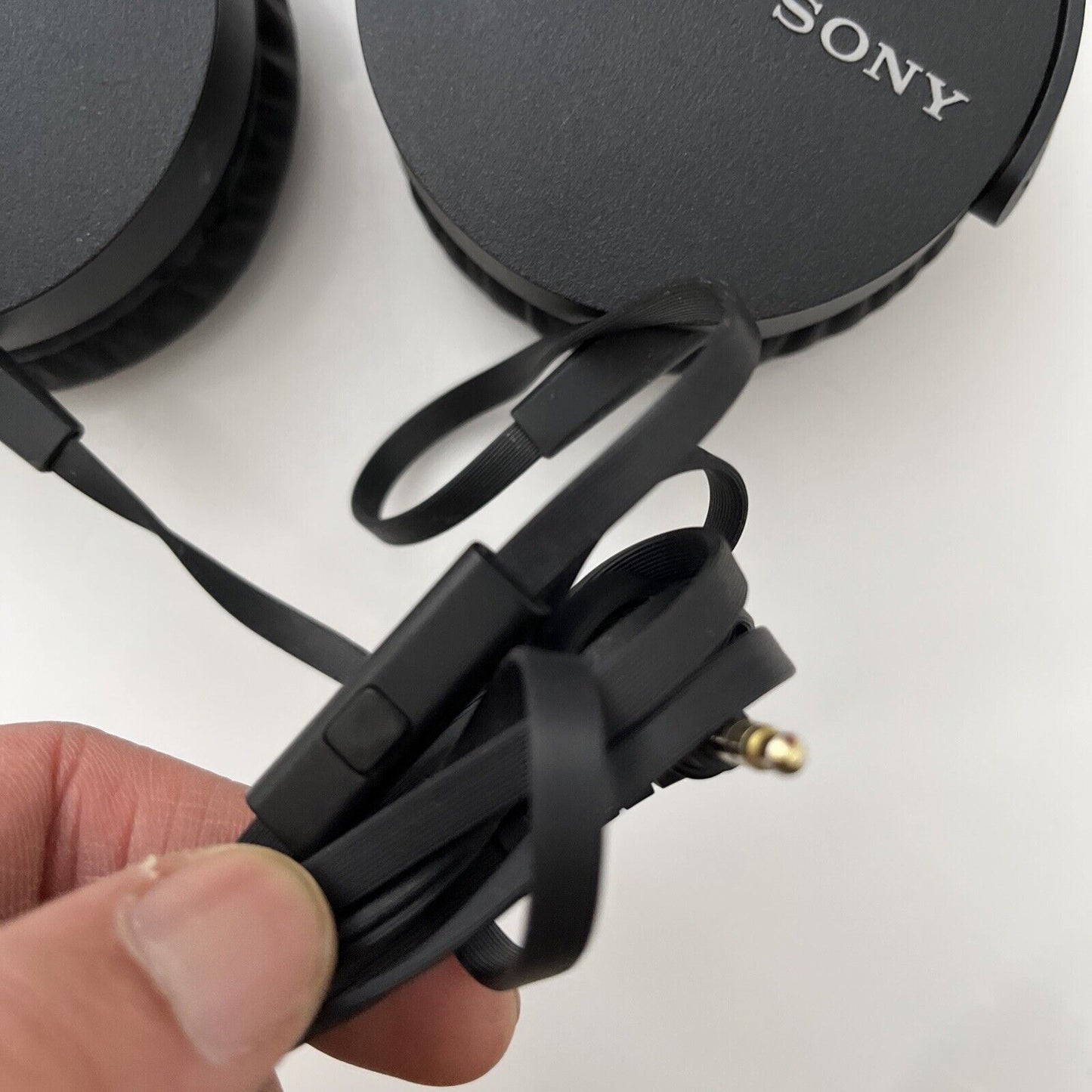 Sony MDR-XB550 Headphones Extra Bass Noise Dampening 3.5mm Built-in Microphone