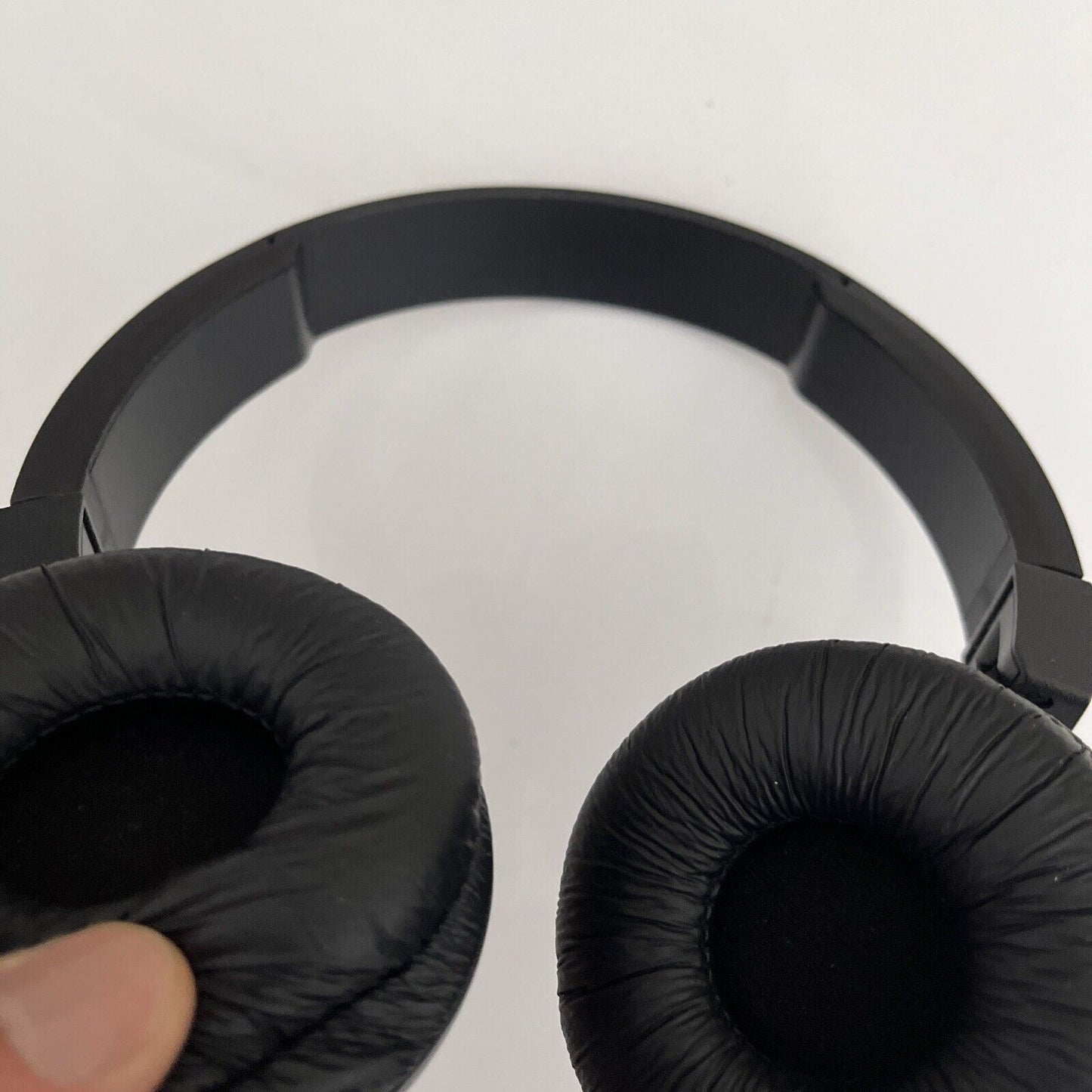 JBL T450BT Bluetooth Headphones with JBL Pure Bass - Tested working