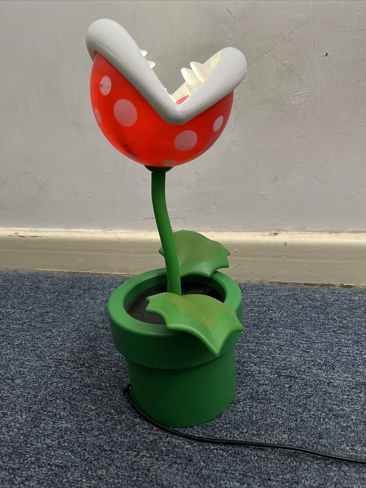 Nintendo Super Mario Bros. Piranha Plant Posable Lamp Collectable Toy