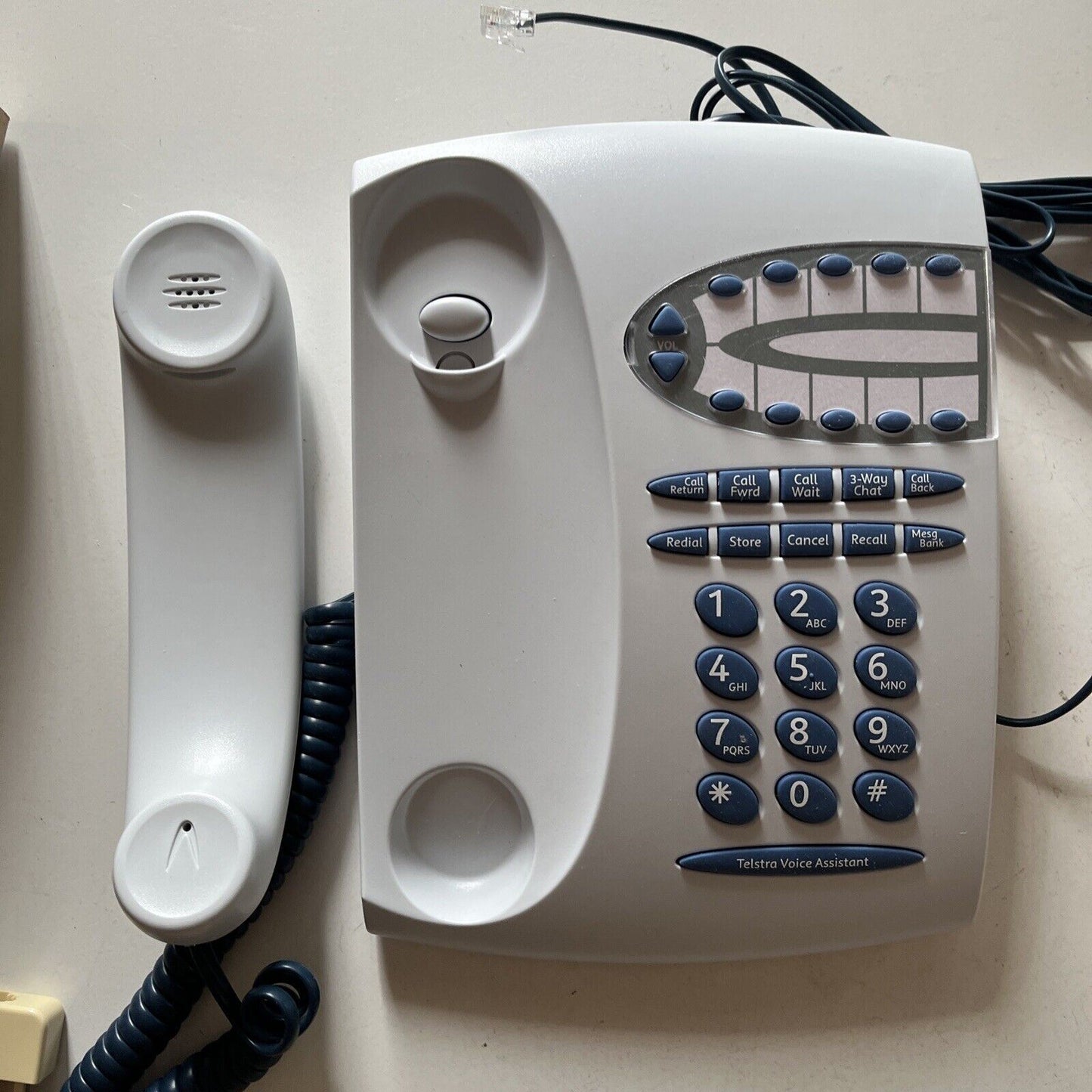 Telstra T1000S Single Line Corded Phone in Excellent Condition