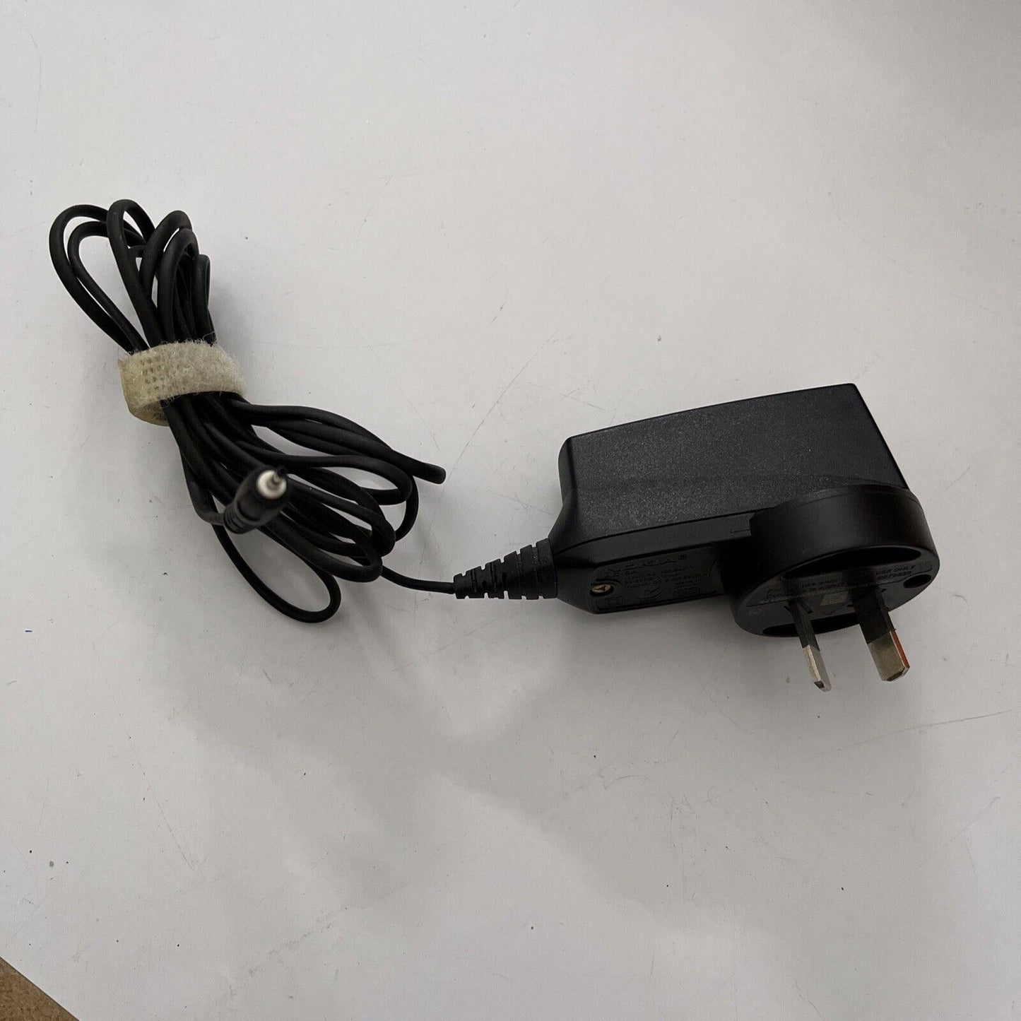 Genuine Nokia AC-8A High Efficiency Charger - 100 to 240 volt - 2.0mm connector