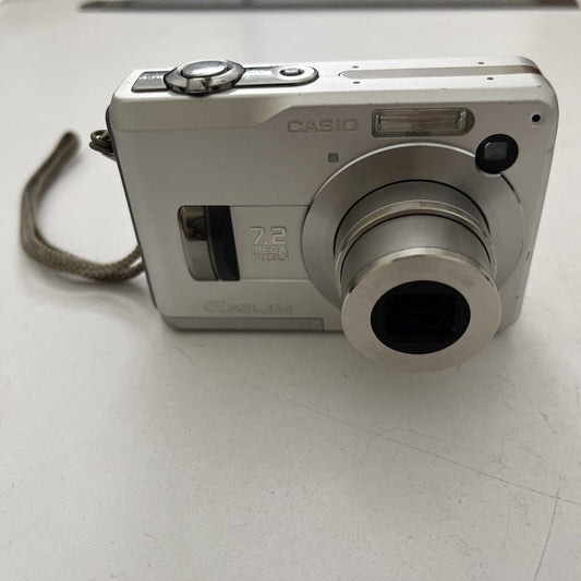 Casio EXILIM EX-Z120 Digital Camera 7.2 MP and 2 GB SD Card