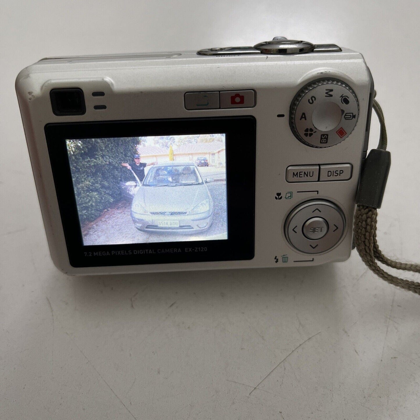 Casio EXILIM EX-Z120 Digital Camera 7.2 MP and 2 GB SD Card
