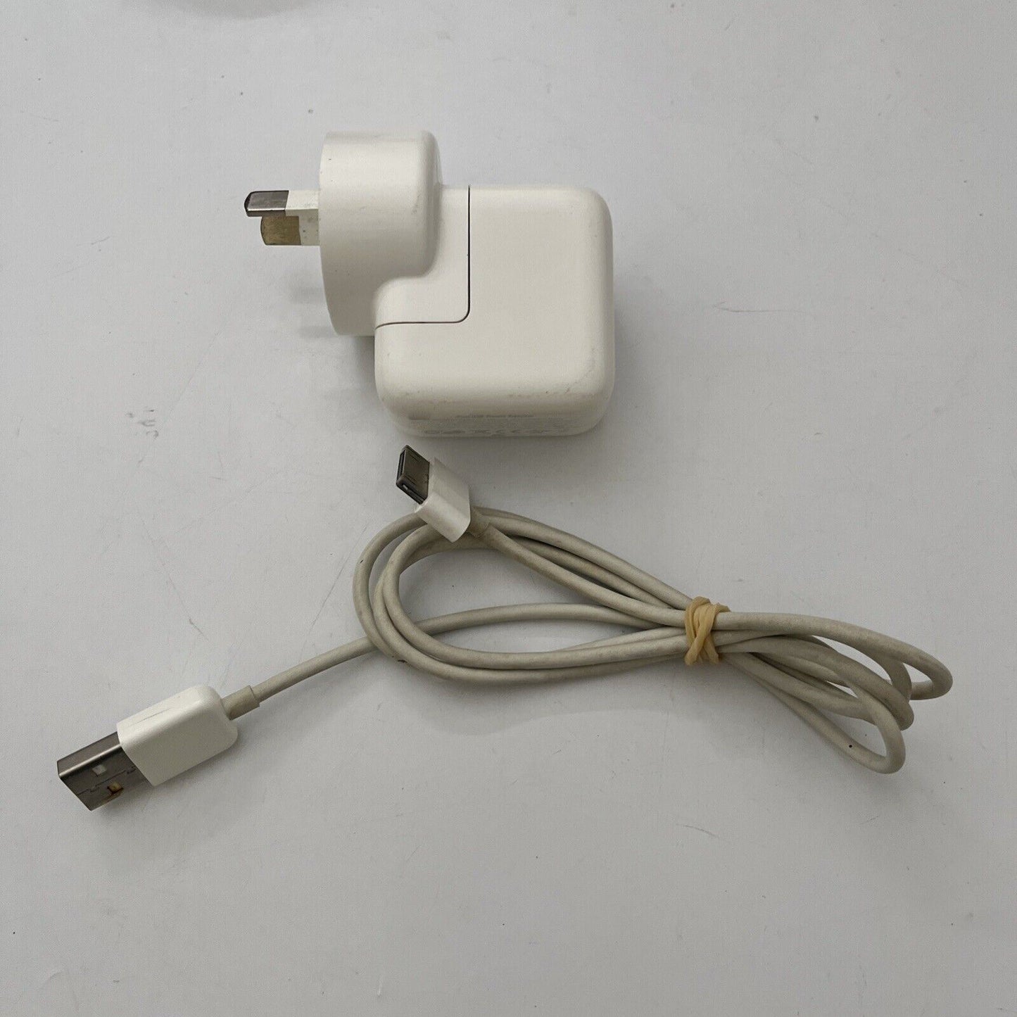 Genuine Apple iPod USB Power Adapter A1205 with 30 pin Charge Cable