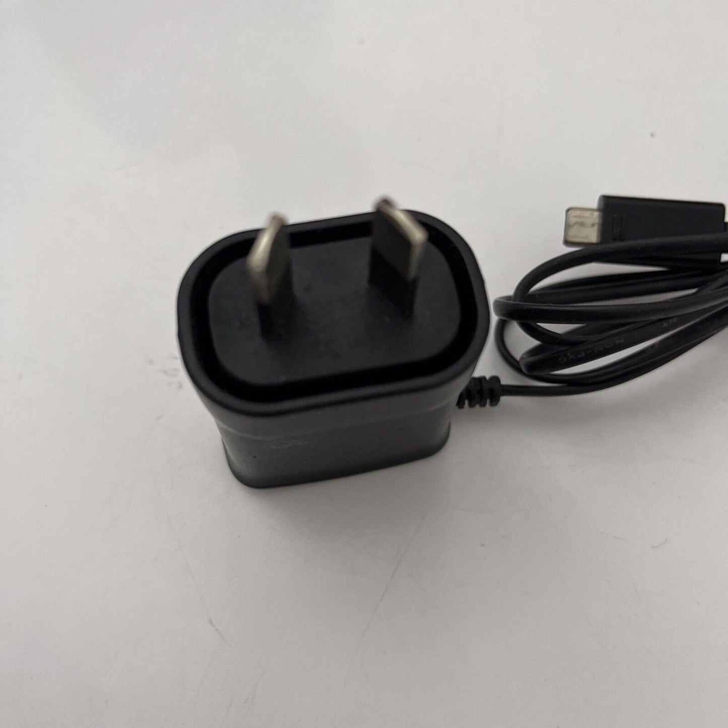 Genuine Samsung Travel Adapter EP-TA60HBE 5v 700mA