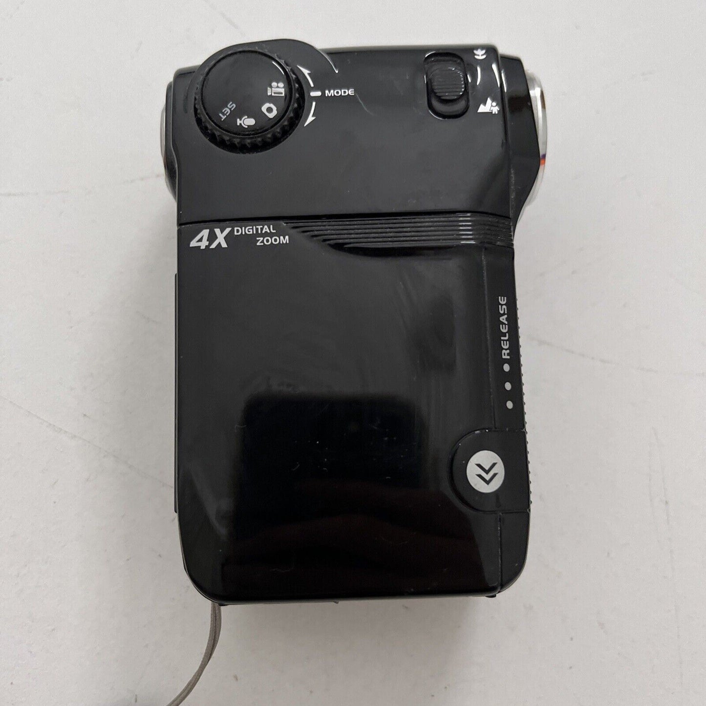 media HD DVHi8 Digital Video Camcorder 4x Digital Zoom 8 MP