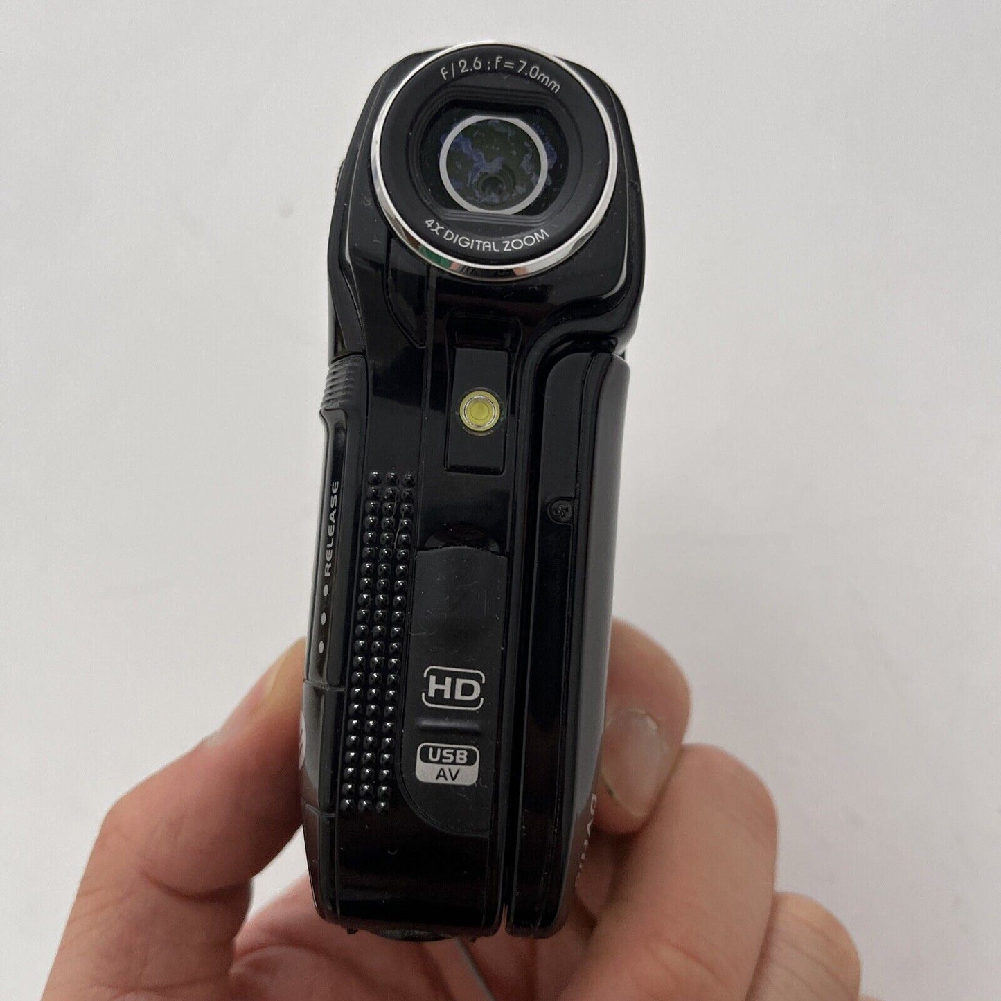 media HD DVHi8 Digital Video Camcorder 4x Digital Zoom 8 MP