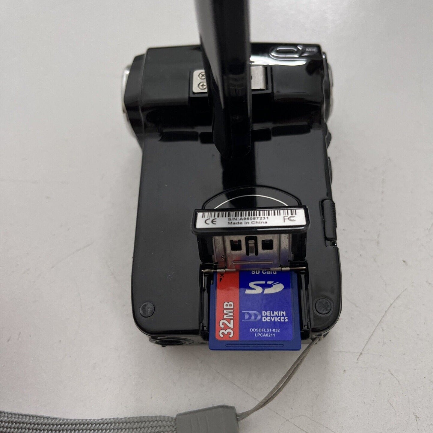media HD DVHi8 Digital Video Camcorder 4x Digital Zoom 8 MP