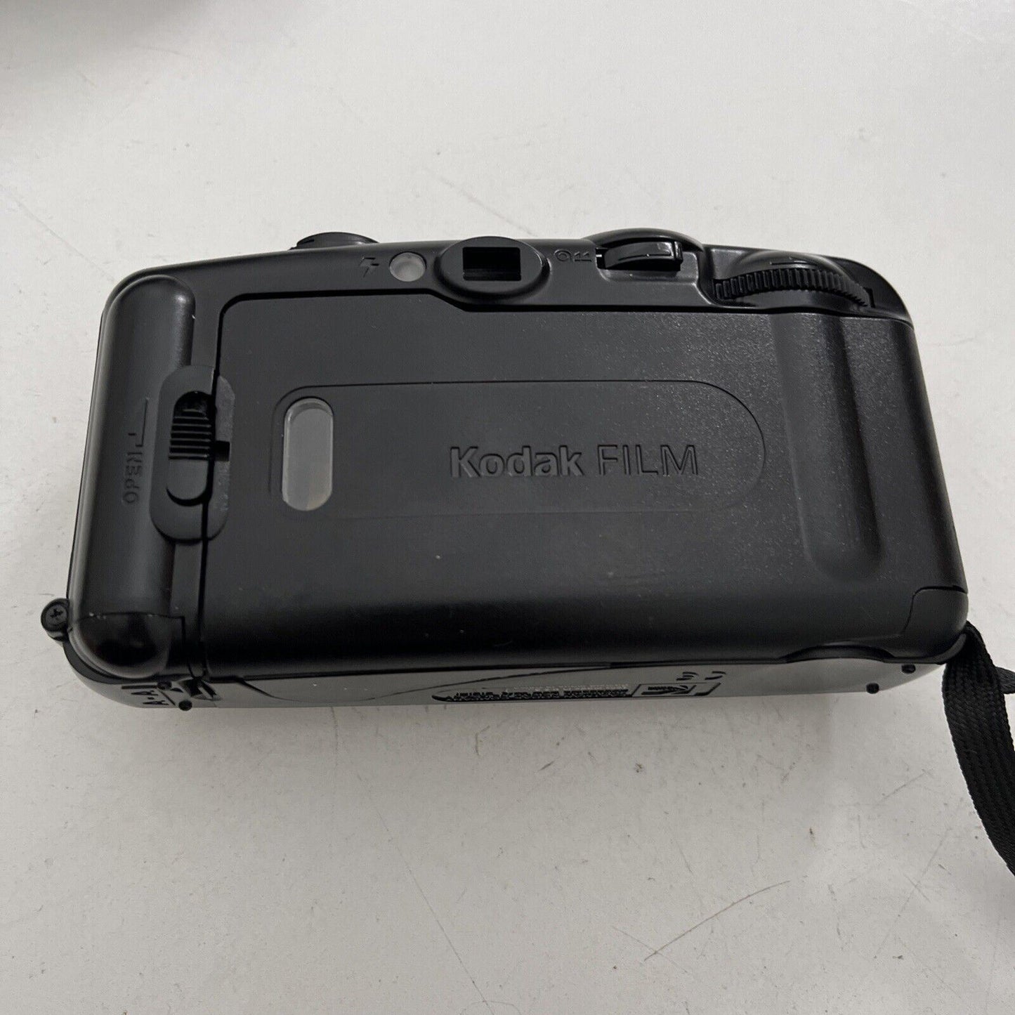 Vintage Kodak KB-10 35mm Point & Shoot Film Camera Flash with Case