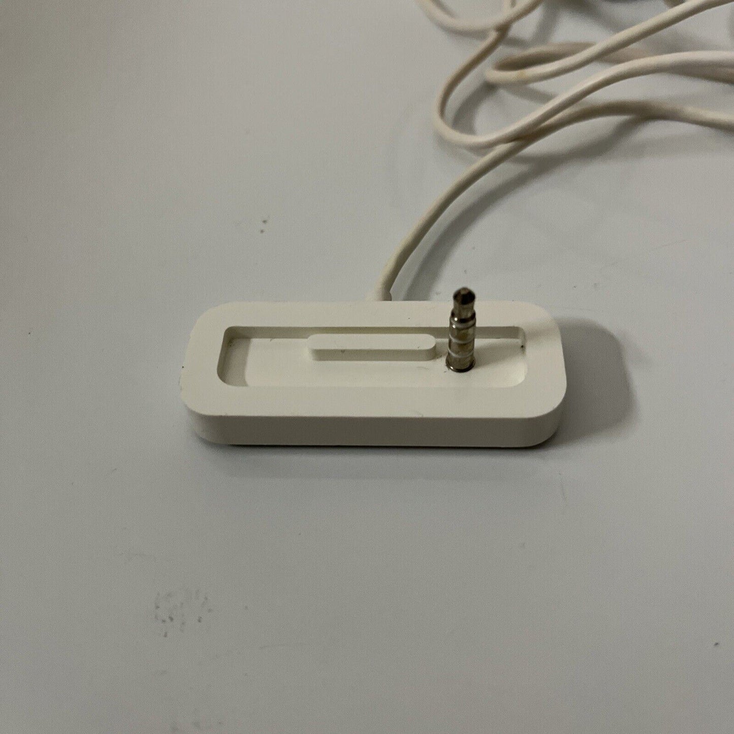 Genuine Apple iPod Shuffle Charger Dock USB 3.5mm