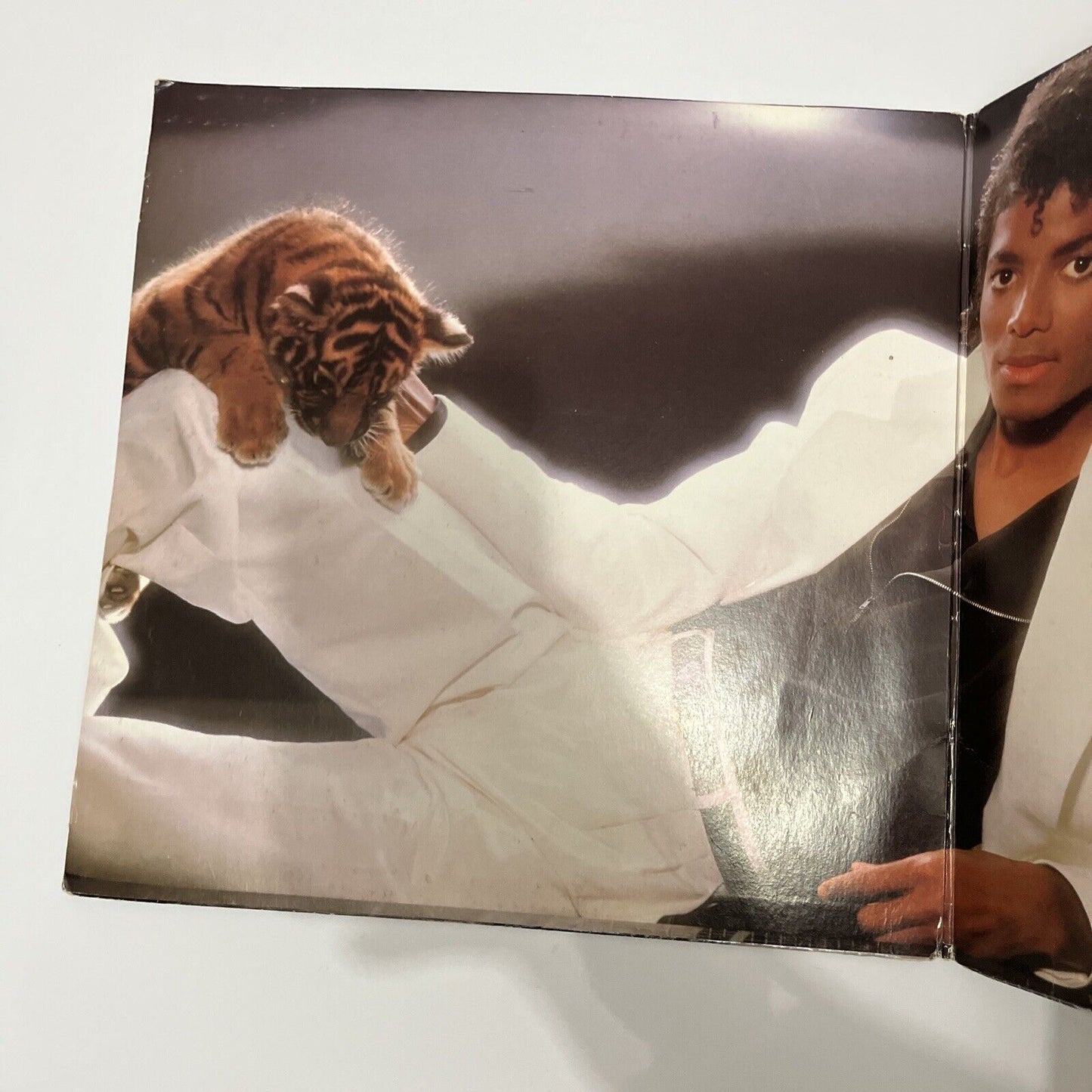 Michael Jackson – Thriller 1982 Vinyl Record LP EPIC ELPS 4328