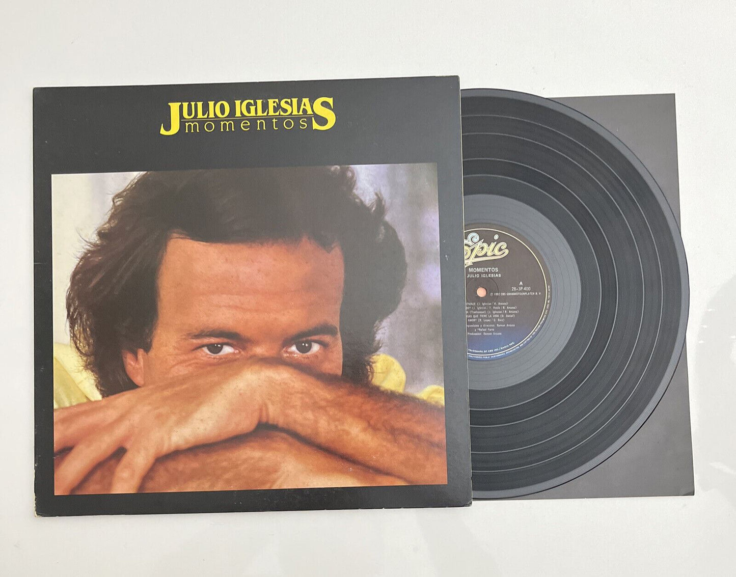 Julio Iglesias – Momentos LP 1982 Vinyl Record 28-3P-400