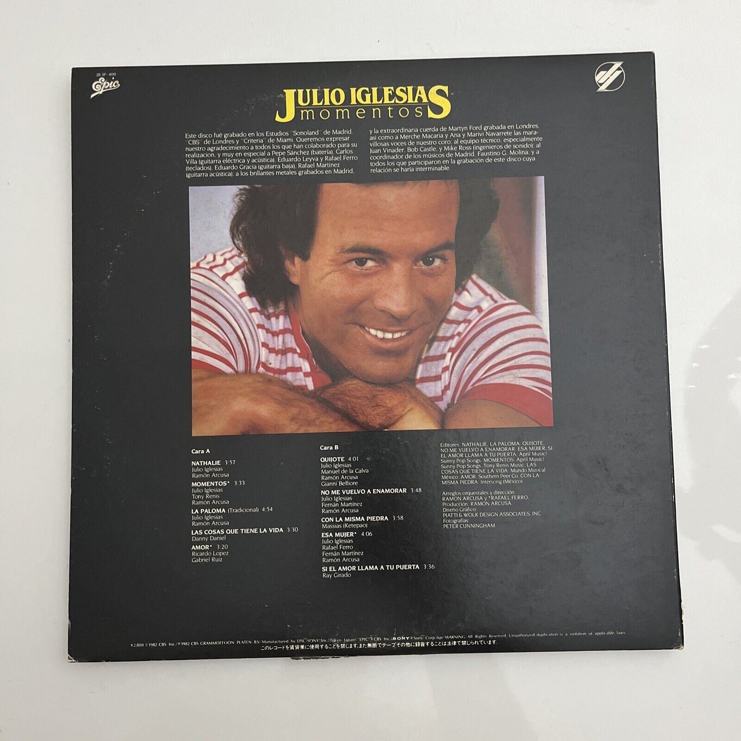 Julio Iglesias – Momentos LP 1982 Vinyl Record 28-3P-400