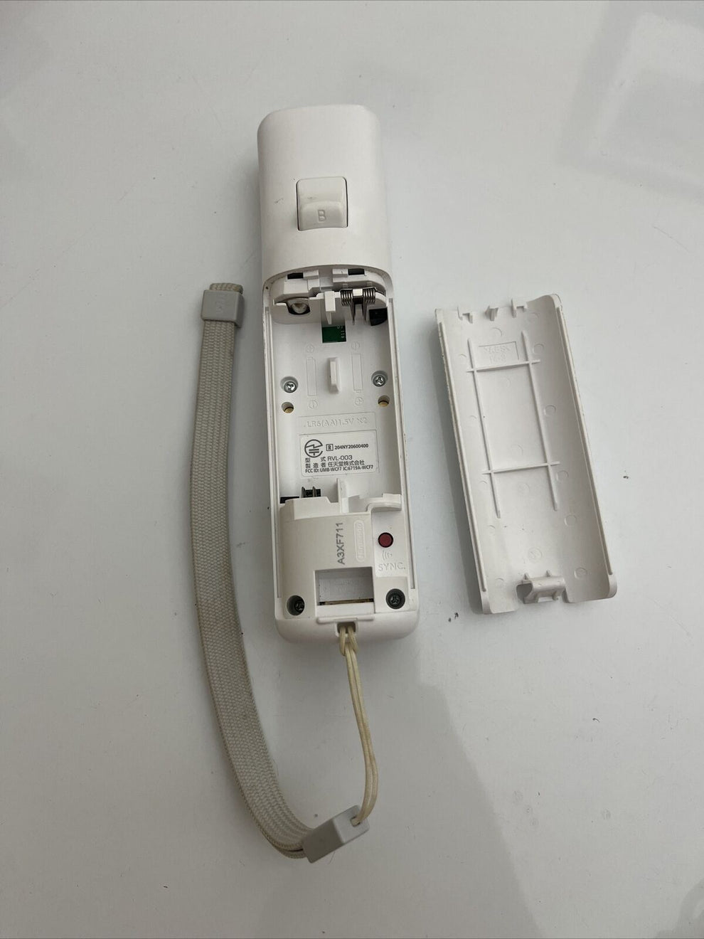 Genuine Official Nintendo Wii Remote + Nunchuck Bundle Retro Unit