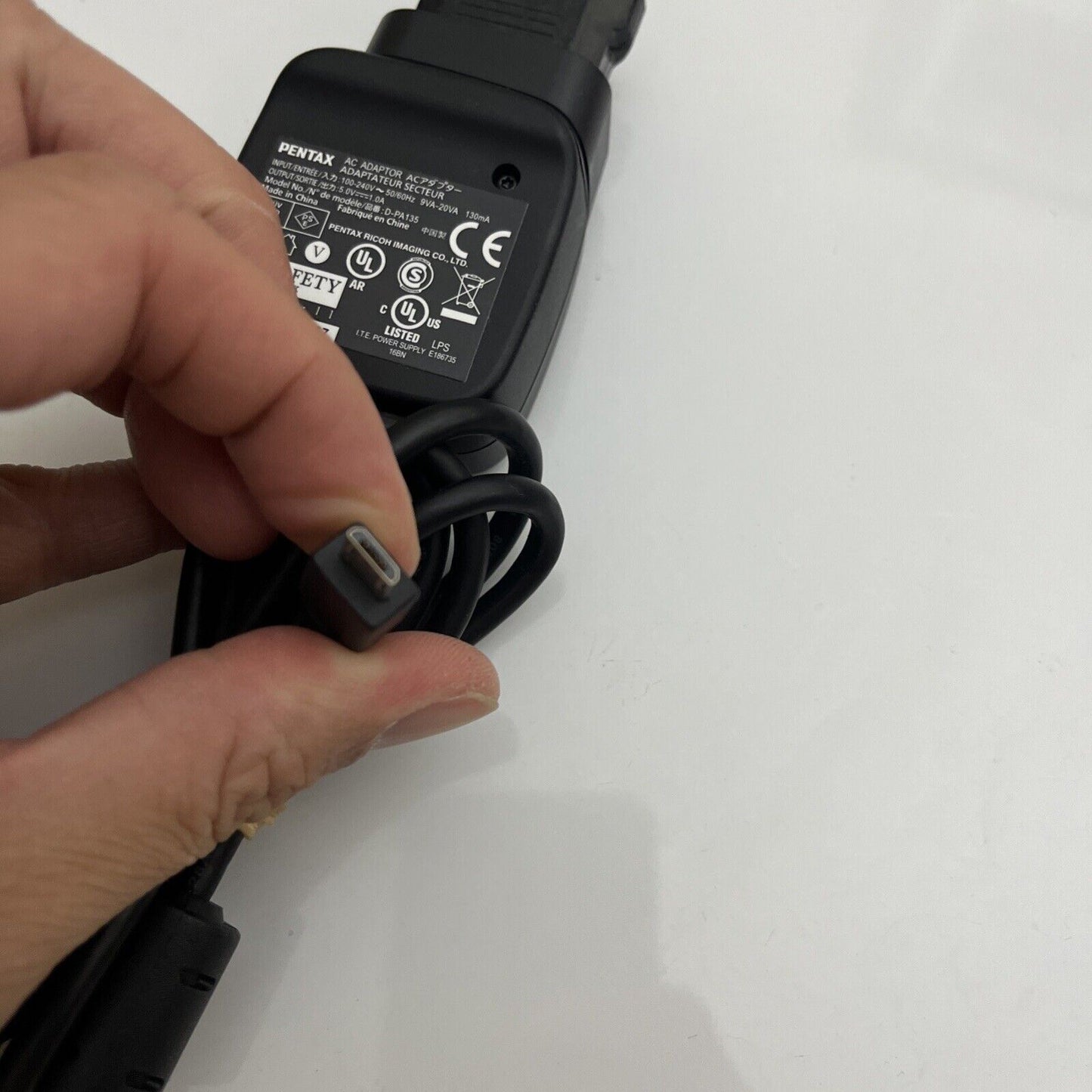 Genuine Pentax AC Adaptor D-PA135 Charger for WG-3, WG-3 GPS, WG-4, WG-50, WG-10