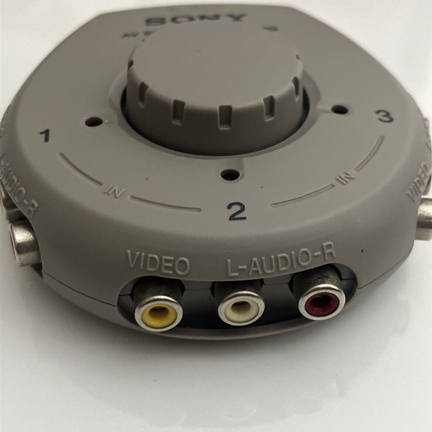 Sony Game and Video Selector  AV RCA Composite SB-V31G