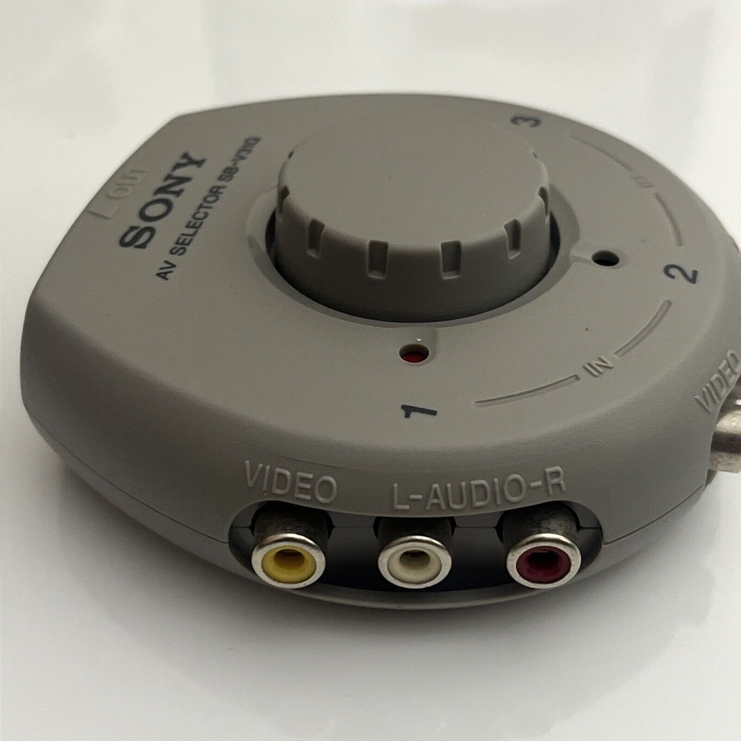 Sony Game and Video Selector  AV RCA Composite SB-V31G