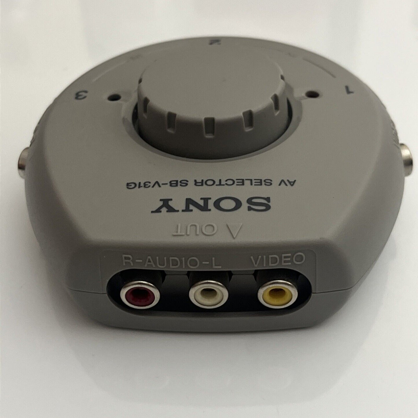 Sony Game and Video Selector  AV RCA Composite SB-V31G