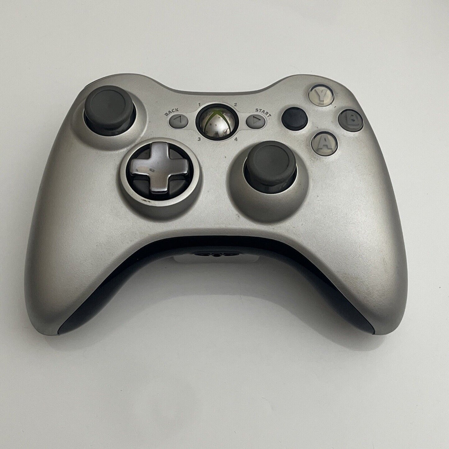 Genuine Official Microsoft Xbox 360 Wireless Controller Silver Limited Edition