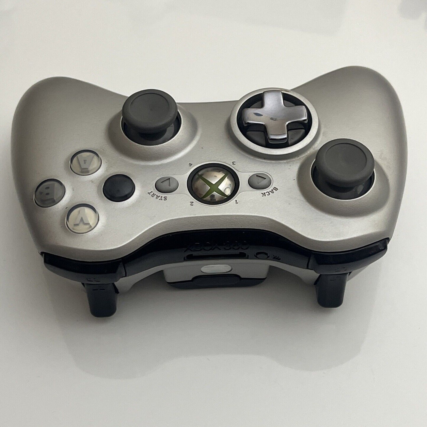 Genuine Official Microsoft Xbox 360 Wireless Controller Silver Limited Edition