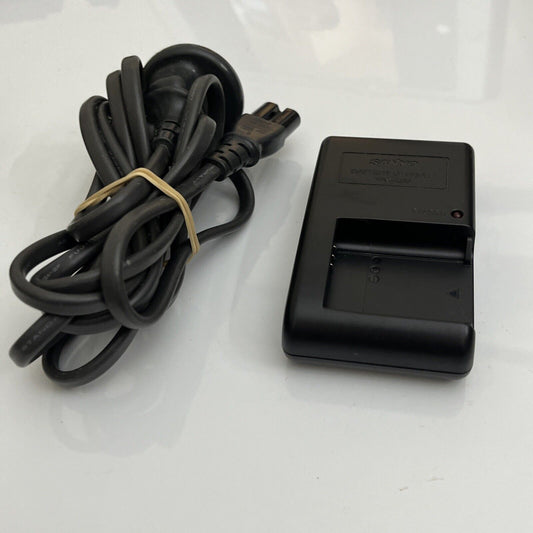 Genuine Sanyo VAR-L80 Camera Battery Charger for DB-L80 Xacti battery