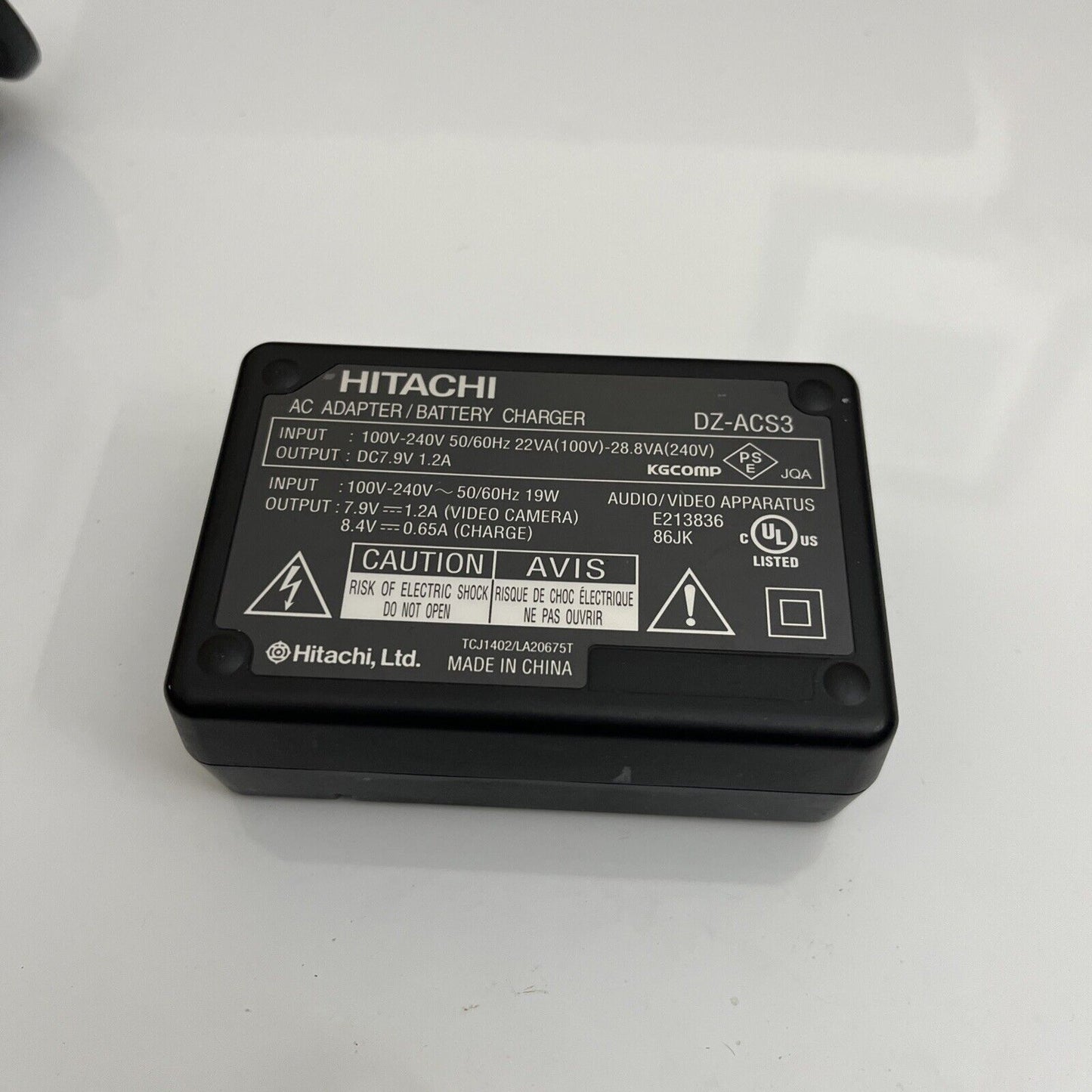 Genuine Hitachi DZ-ACS3 Battery Charger for Camcorder Camera Battery